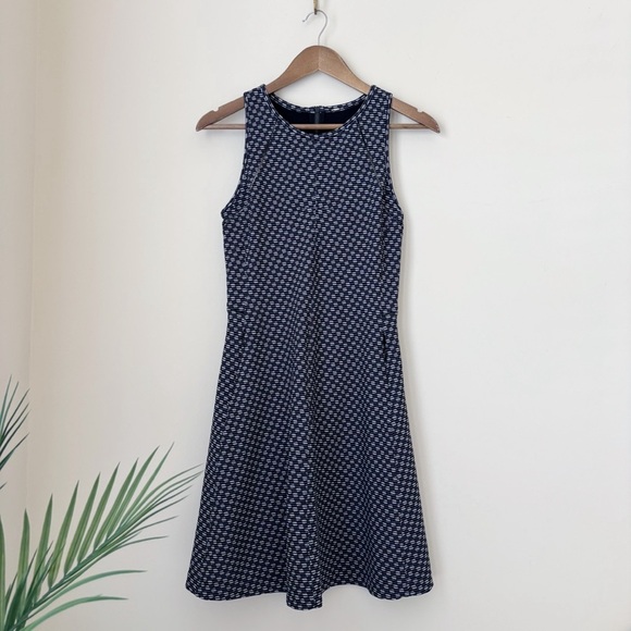 lululemon athletica Dresses & Skirts - Lululemon Deep Dive White Black & Go 'Til Dawn Fit & Flare Dress Sz 6